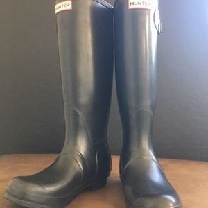 Black matte tall hunter boots